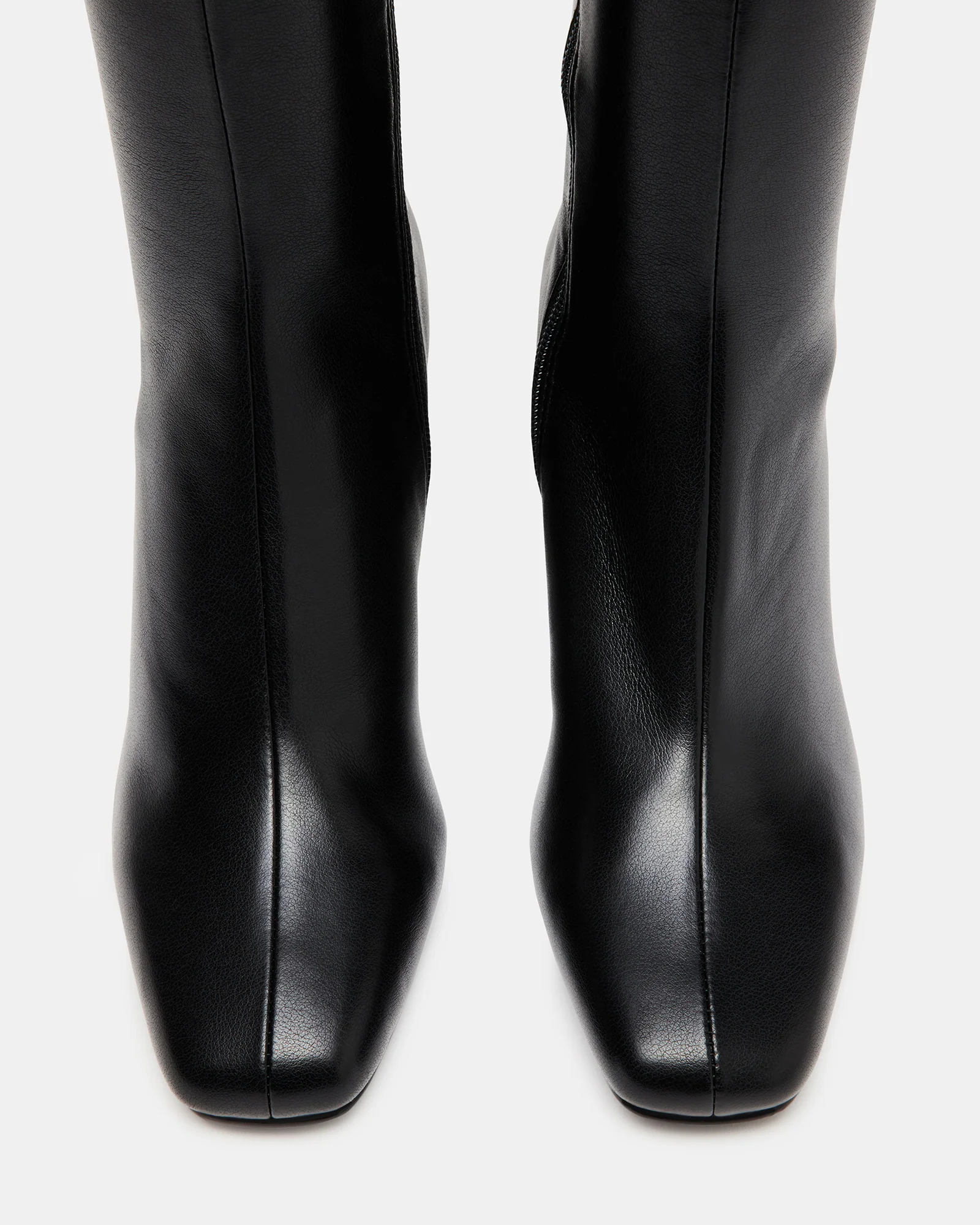 HOLLY BLACK - Image 5