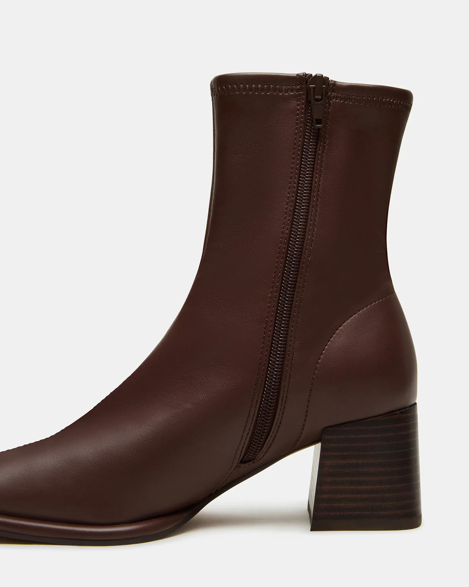 PAMMY BROWN - Image 4